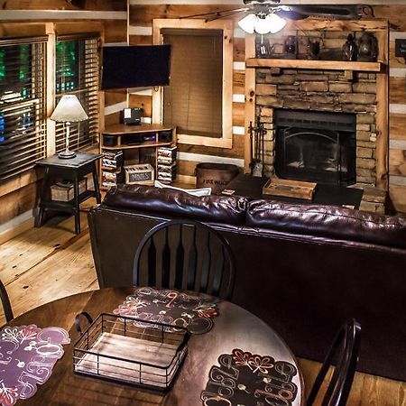 Hatfield Hideaway Pigeon Forge Extérieur photo